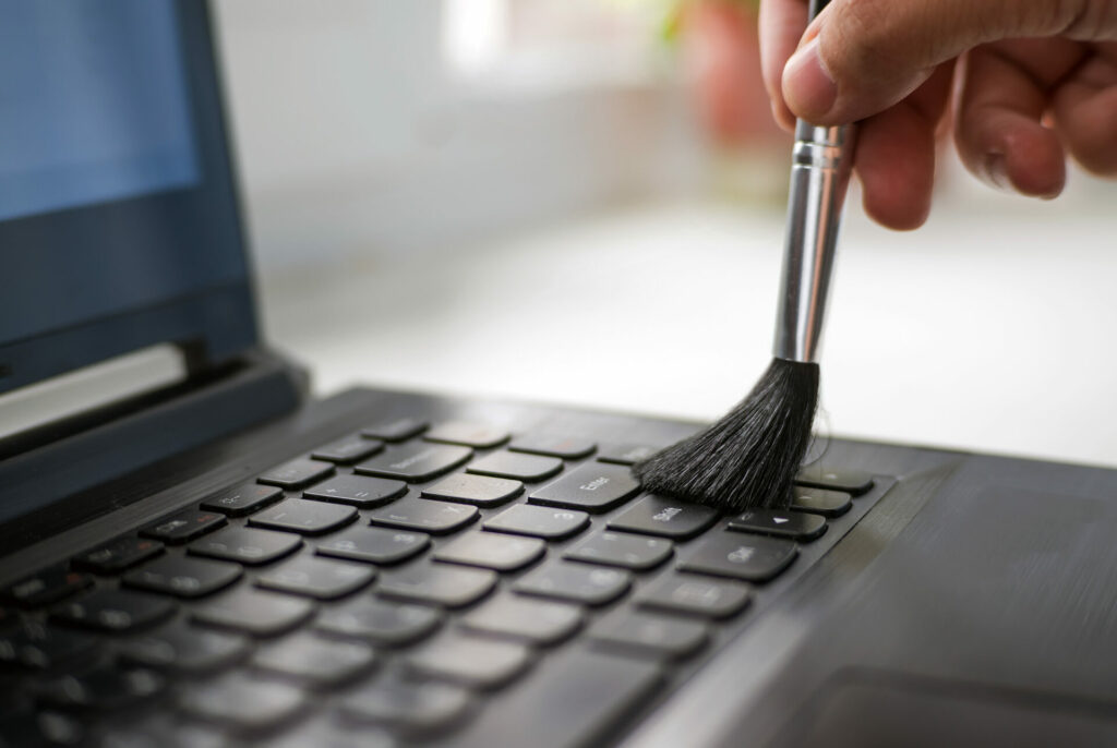 cleaning keyboard