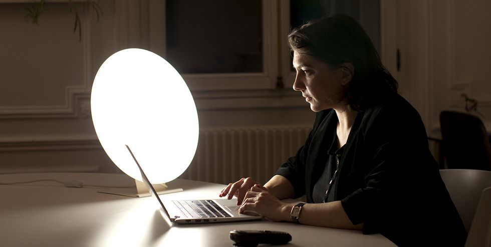 Sun Lamps Winter Uses, Tips, Risks, and How to Select the Best for Home Office